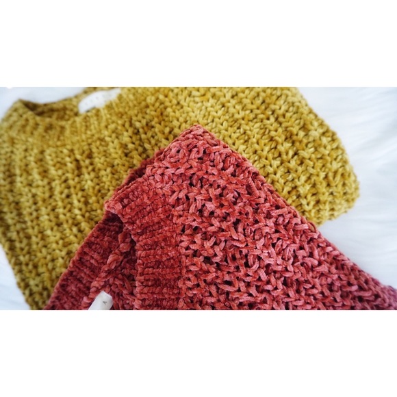 SALE! The Softest Chenille Scalloped Knit Sweater - Picture 2 of 5